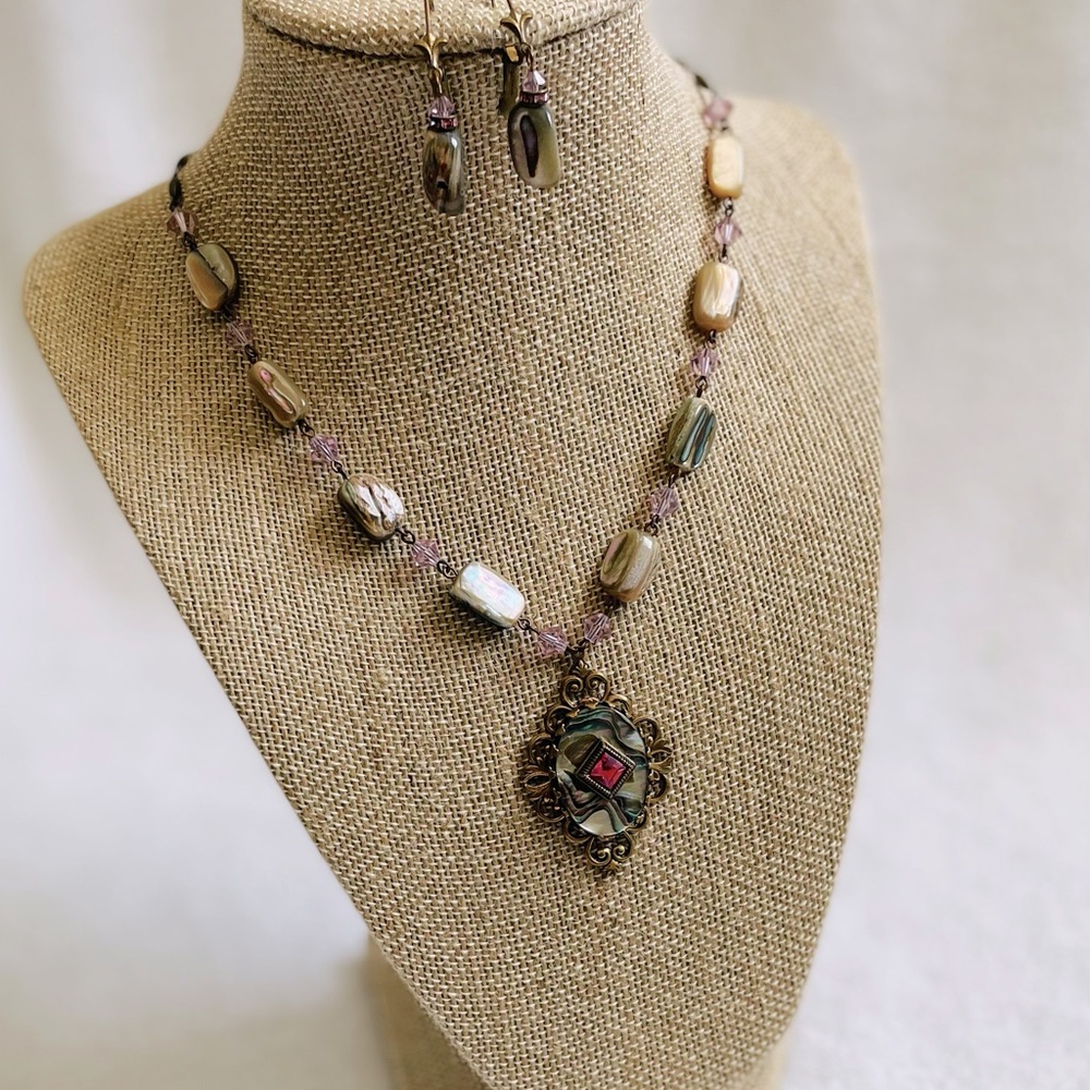 Lizpaiacios Necklace & Earring Set